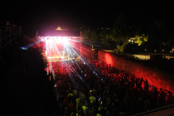 Asian Dub Foundation 2014. godine na Seasplash festivalu (Snimio Dejan Štifanić)